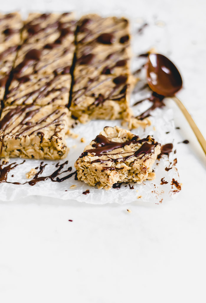 Healthy No-Bake Tahini Oatmeal Bars